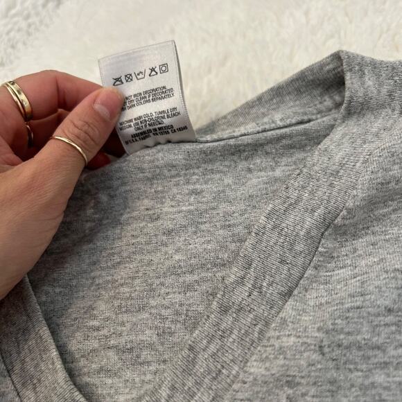 Fruit of The Loom Miller Lite VTG Y2K V- Neck 3/4 Sleeve T Shirt Size XL/XXL - Picture 6 of 9